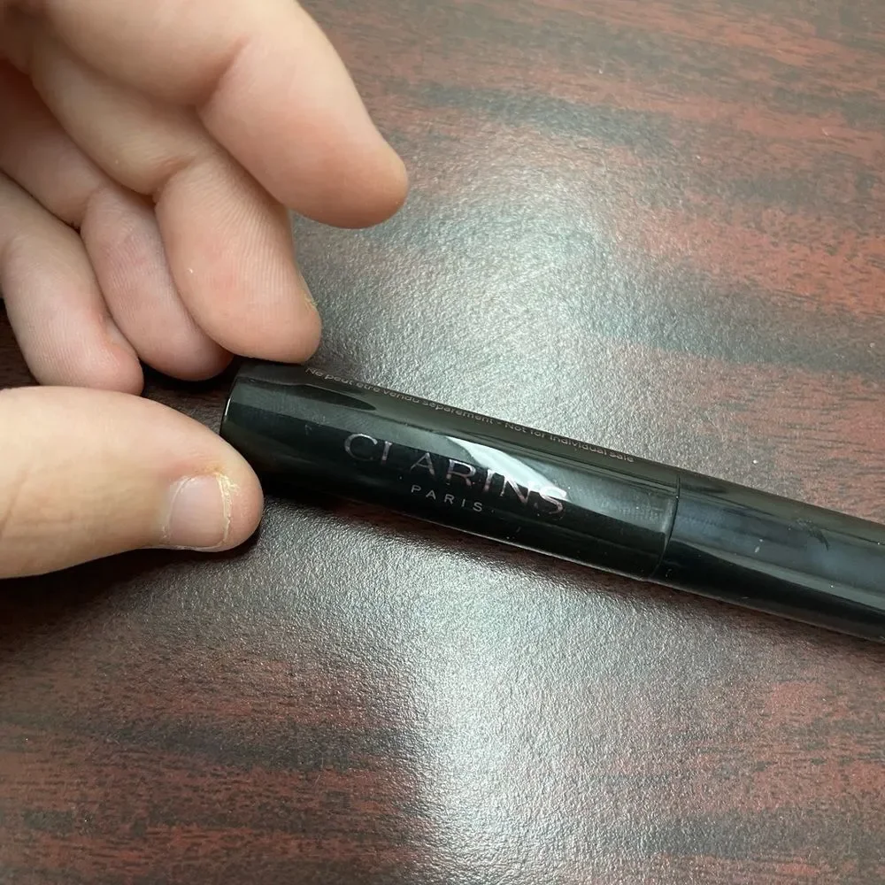 Brand new Clarins Wonder Perfect 4D Black Mini Mascara- 3ml